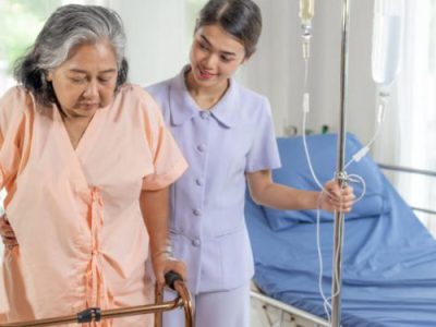 خدمات مراقبتی در منزل