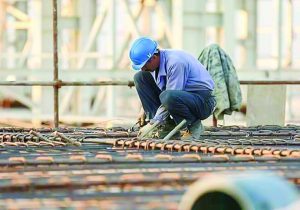 بار اضافی تورم نباید بر دوش کارگران باشد