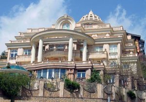 بلاتکلیفی ۳.۳ هزار میلیاردی مالیات املاک لوکس