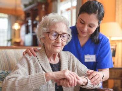 اصول مراقبت از سالمندان در سرما