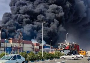 آتش محدوده اصلی بندر شهید رجایی تقریباً مهار شده است