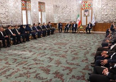 حل مشکلات مردم نیازمند هماهنگی قوا و اجرای برنامه توسعه هفتم است