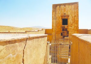 دست کوتاه غمخواران برای نجات میراث رنجور فارس