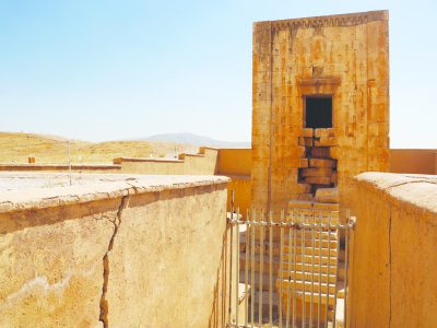 دست کوتاه غمخواران برای نجات میراث رنجور فارس