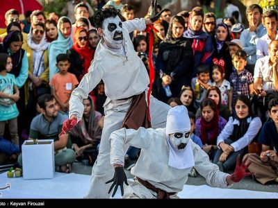 چراغ روشن تئاترهای خیابانی شیراز در این روزهای سخت