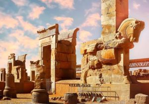 مرثیه ای برای میراث بی حریم فارس