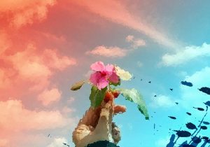 عالم و آدم واله و شیدای حسین!