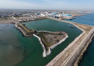 معاون عمران و زیربنایی سازمان منطقه آزاد انزلی خبر داد: آغاز عملیات لایروبی اسکله مارینا بعد از رکود در راستای کمک به فعالین اقتصادی