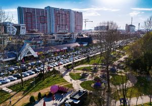 ارتقاء گسترده زیرساختهای عمومی و رفاهی، خدماتی و گردشگری منطقه آزاد انزلی