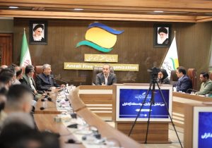 طاعتی مقدم در مراسم تجلیل از کارگران نمونه منطقه آزاد انزلی: افتخار میکنیم که در خدمت کارگران و کارمندان زحمتکش هستیم