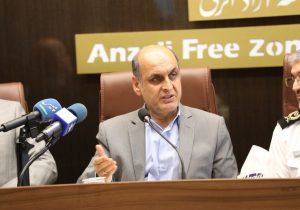 استاندار گیلان در مراسم رونمایی از خودروهای پلاک موقت منطقه آزاد انزلی: افزایش تردد خودرو پلاک منطقه باعث کاهش مصرف سوخت، آلودگی هوا، و افزایش ایمنی جادههای استان میشود