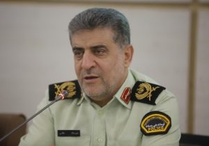 برای صحبت با مردم باید دستمان پر باشد