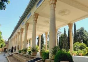 دلم از وحشت زندان سکندر بگرفت …