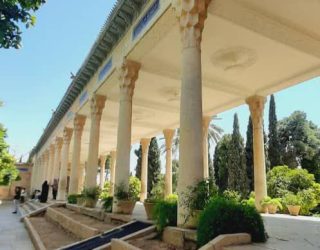 دلم از وحشت زندان سکندر بگرفت …